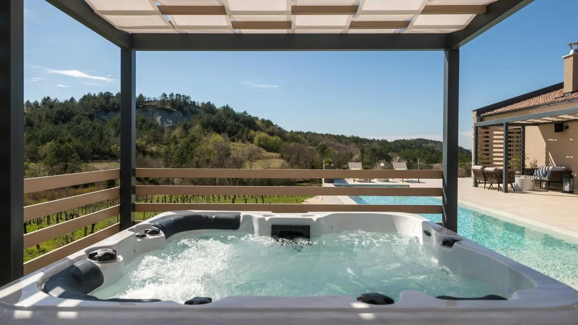 Villa Noeli With Swimming Pool Hum