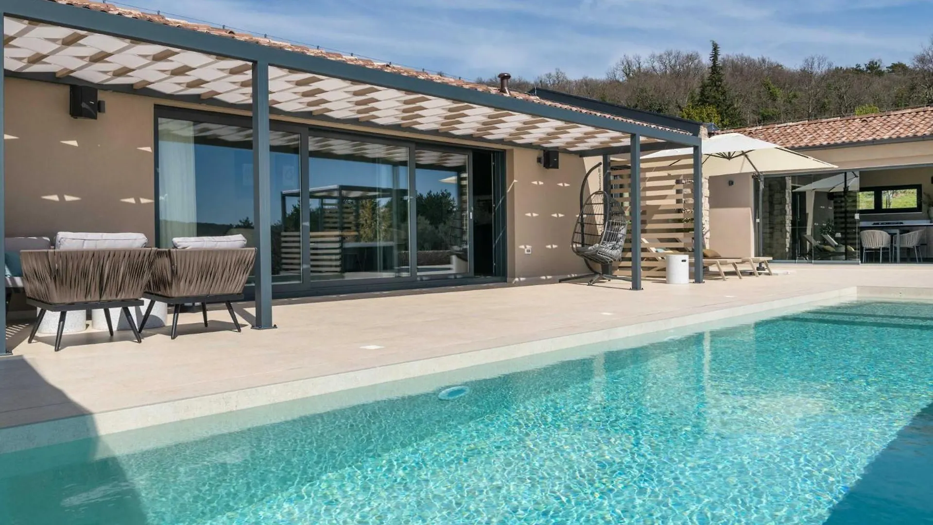 Villa Noeli With Swimming Pool Hum 0*,